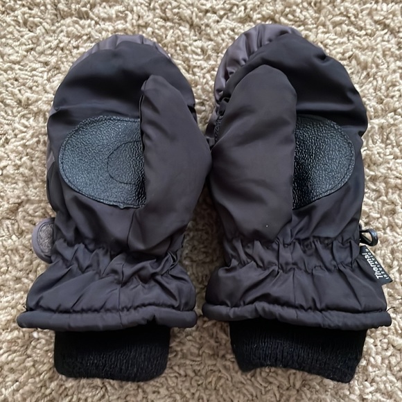 Girls Mittens - Picture 3 of 6